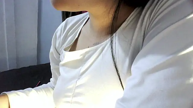 Snapshot of linzeysmith4 chatting on May 2026 07:49:01 AM linzeysmith4 online show from May 2026 07:49:01 AM