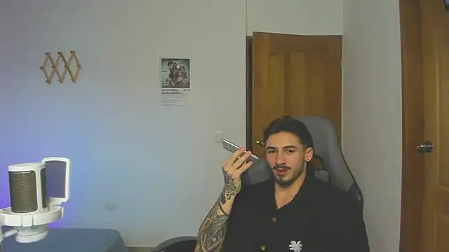 Snapshot of David_Brown18 chatting on January 2025 10:55:01 PM David Brown18 online show from January 2025 10:55:01 PM