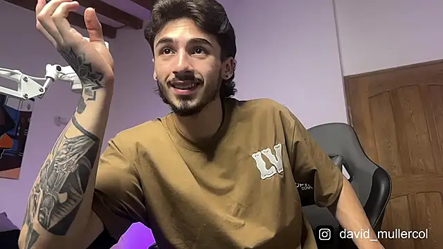 Snapshot of David_Brown18 chatting on February 2025 01:47:02 AM David Brown18 online show from February 2025 01:47:02 AM