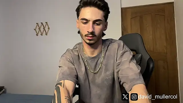 Snapshot of David_Brown18 chatting on February 2025 01:00:02 AM David Brown18 online show from February 2025 01:00:02 AM