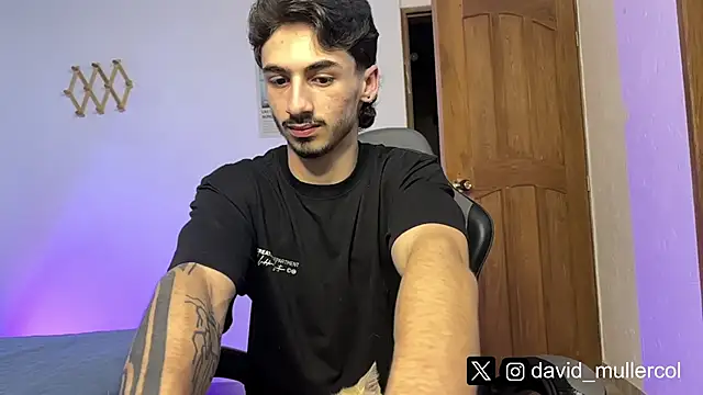 Snapshot of David_Brown18 chatting on February 2025 02:39:01 AM David Brown18 online show from February 2025 02:39:01 AM