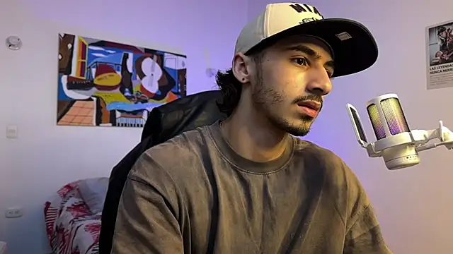 Snapshot of David_Brown18 chatting on March 2025 10:32:02 PM David Brown18 online show from March 2025 10:32:02 PM