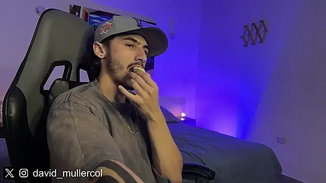 Snapshot of David_Brown18 chatting on March 2025 02:04:02 AM David Brown18 online show from March 2025 02:04:02 AM