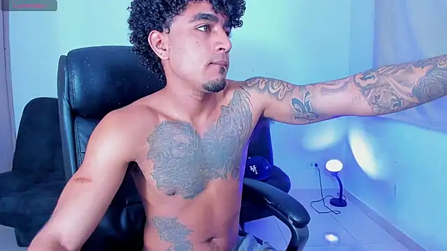 Snapshot of dominic_brandd23 chatting on June 2026 03:48:02 AM dominic brandd23 online show from June 2026 03:48:02 AM