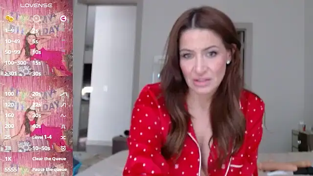Noellesmfc online show from January 2025 09:35:02 PM