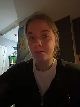 candy maggie online show from November 2025 05:31:01 PM