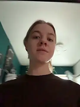 candy maggie online show from November 2025 08:31:02 AM