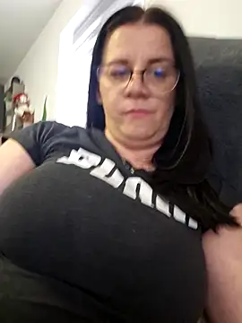 Snapshot of KristenVega chatting on October 2025 01:06:02 PM KristenVega online show from October 2025 01:06:02 PM