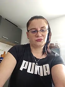 Snapshot of KristenVega chatting on December 2025 10:19:01 AM KristenVega online show from December 2025 10:19:01 AM