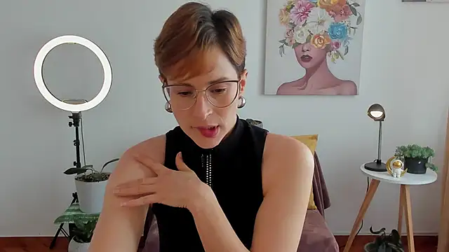 cuddlingbunny online show from February 2025 06:20:02 PM