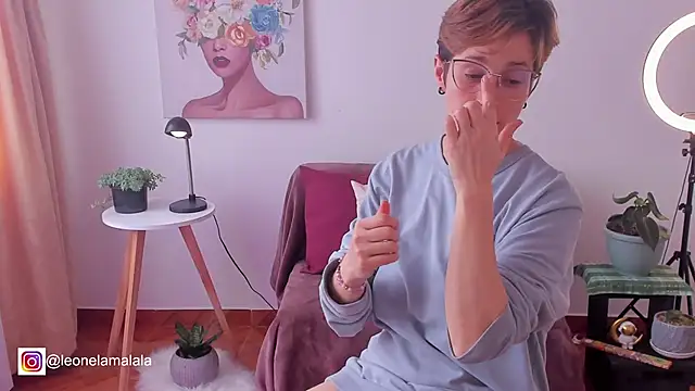 cuddlingbunny online show from March 2025 06:53:01 PM