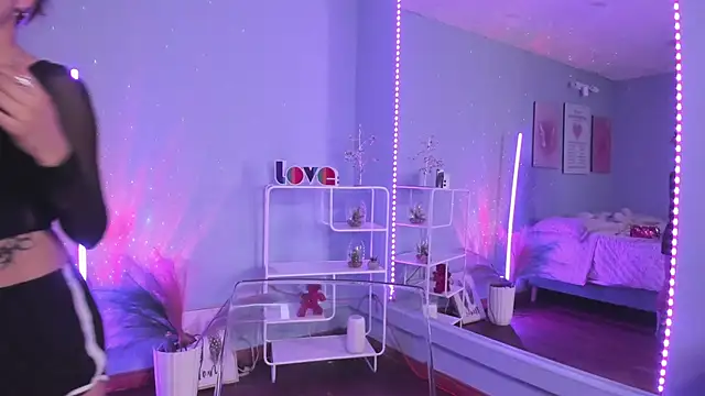 Snapshot of MaveParks_ chatting on October 2025 11:44:01 AM MaveParks online show from October 2025 11:44:01 AM