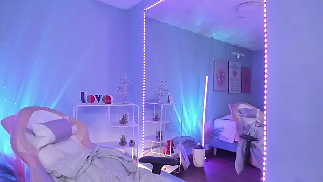 Snapshot of MaveParks_ chatting on October 2025 11:57:02 AM MaveParks online show from October 2025 11:57:02 AM