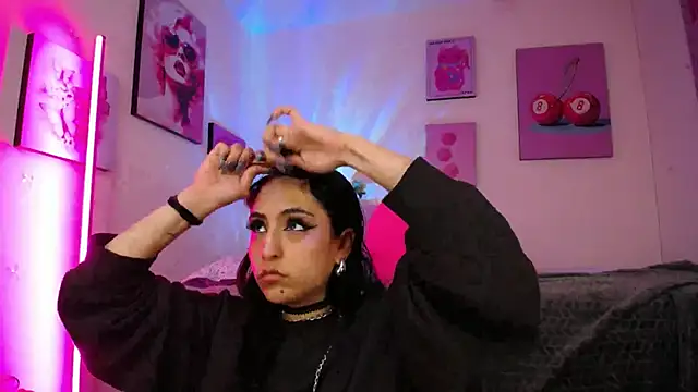 Snapshot of MaveParks_ chatting on March 2026 11:47:02 AM MaveParks online show from March 2026 11:47:02 AM