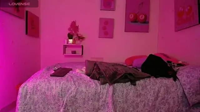 Snapshot of MaveParks_ chatting on March 2026 11:44:02 AM MaveParks online show from March 2026 11:44:02 AM