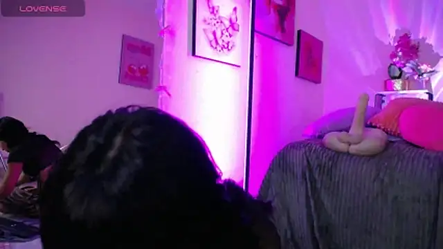 Snapshot of MaveParks_ chatting on March 2026 12:05:02 PM MaveParks online show from March 2026 12:05:02 PM