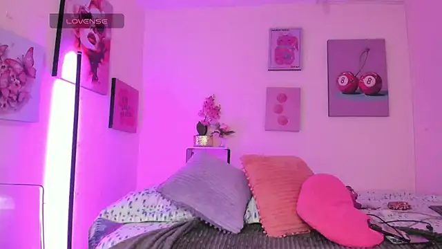 Snapshot of MaveParks_ chatting on April 2026 11:55:02 AM MaveParks online show from April 2026 11:55:02 AM