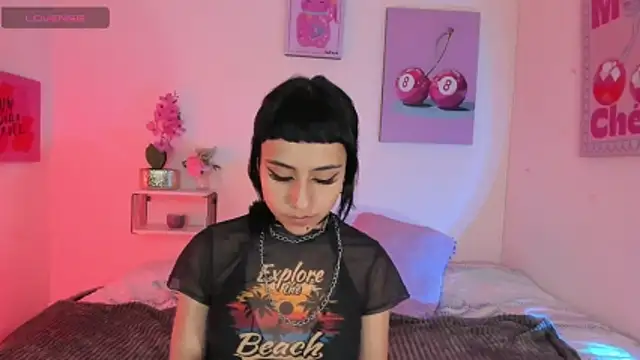 Snapshot of MaveParks_ chatting on April 2026 11:59:01 AM MaveParks online show from April 2026 11:59:01 AM