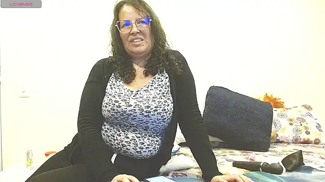 Snapshot of honeyhot_paty chatting on March 2025 09:49:01 PM honeyhot paty online show from March 2025 09:49:01 PM