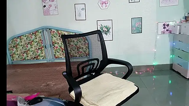 Lanian 99 online show from February 2026 02:53:01 AM