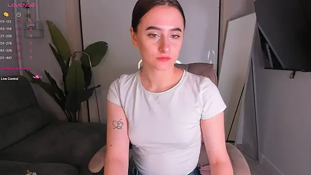 Snapshot of helen_ramsay chatting on October 2025 02:52:01 PM helen ramsay online show from October 2025 02:52:01 PM