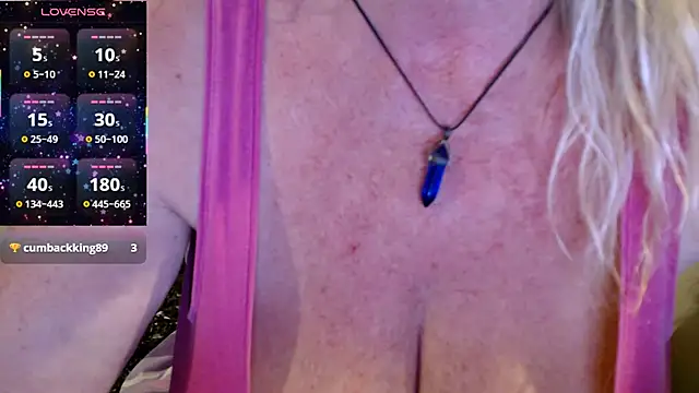 Snapshot of JennaDeluxe chatting on October 2025 07:15:02 PM JennaDeluxe online show from October 2025 07:15:02 PM