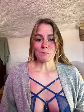 selenaluvv online show from January 2026 03:39:01 PM