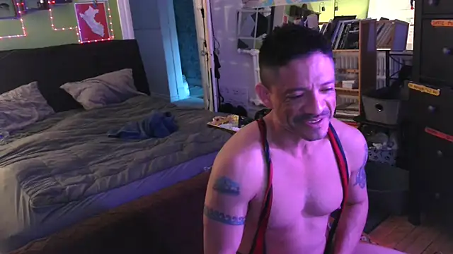 Snapshot of Tony_Torrente chatting on December 2025 07:54:02 PM Tony Torrente online show from December 2025 07:54:02 PM