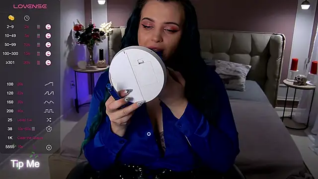 Miss Maya Mils online show from October 2025 01:03:02 AM