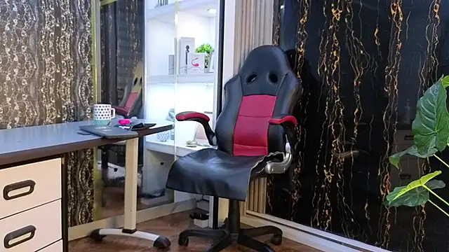 MissEscarleth online show from September 2025 02:49:01 AM