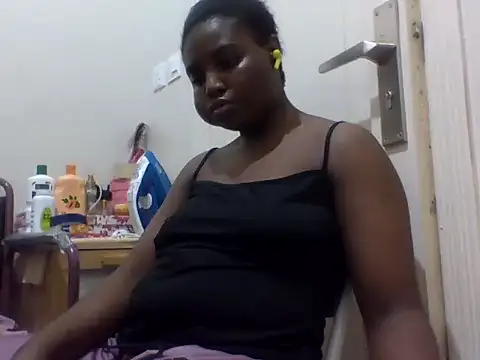 queenzuena online show from May 2026 08:49:02 PM