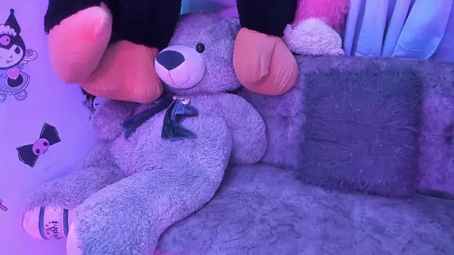 isaaclatino online show from November 2025 11:58:02 PM