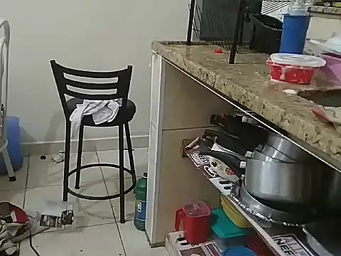 Snapshot of pikalindaxx chatting on January 2025 02:30:01 AM pikalindaxx online show from January 2025 02:30:01 AM