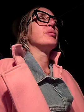 casalinga88 online show from October 2025 09:09:02 PM