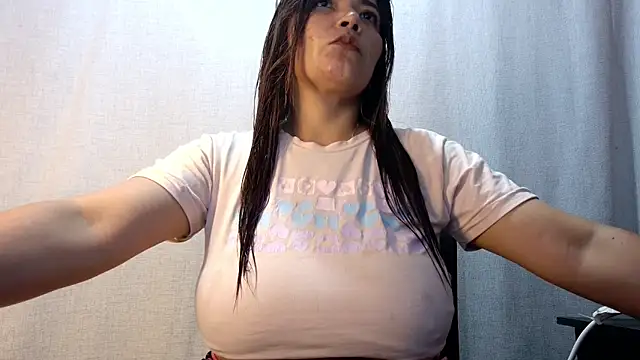 Snapshot of tara_rios chatting on May 2026 01:44:01 AM tara rios online show from May 2026 01:44:01 AM