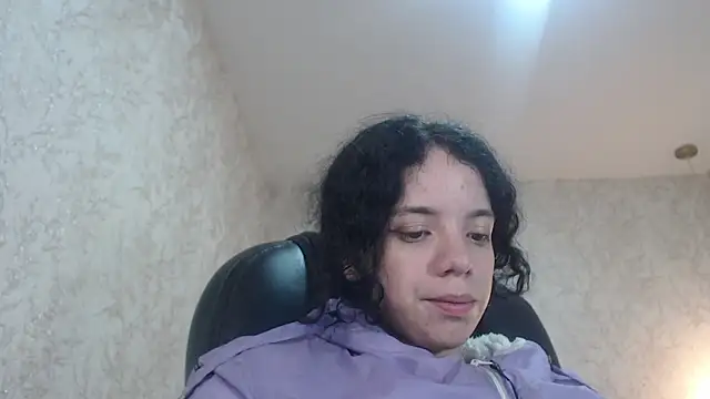 EmmaCowperr online show from January 2025 03:35:01 PM