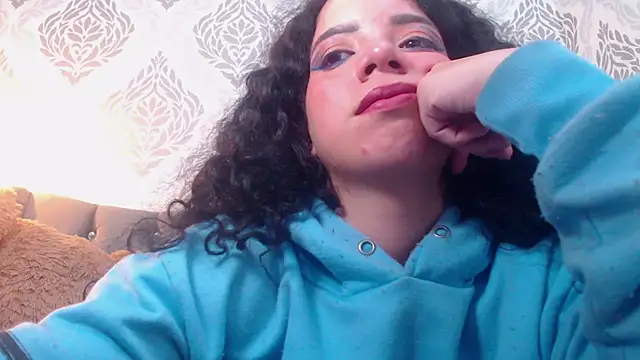 EmmaCowperr online show from February 2025 07:19:02 PM