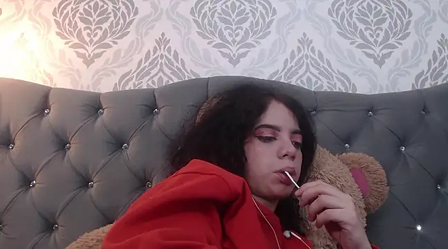 EmmaCowperr online show from March 2025 12:00:02 AM