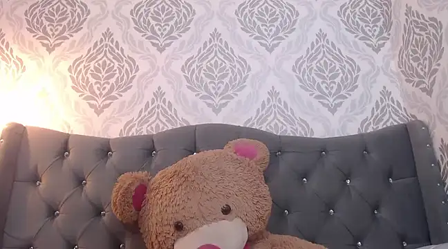 EmmaCowperr online show from March 2025 02:34:01 PM