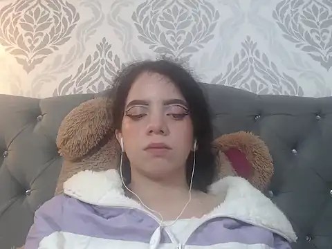 EmmaCowperr online show from March 2025 06:53:01 PM