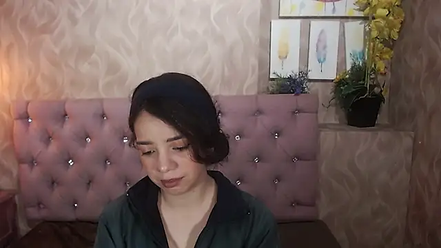 EmmaCowperr online show from January 2026 05:12:01 AM