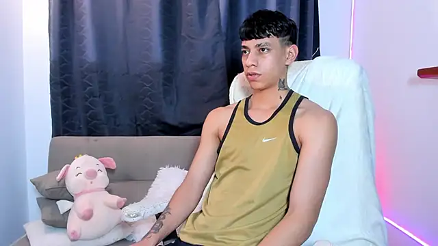 Snapshot of Josep_Davies chatting on January 2025 11:56:02 PM Josep Davies online show from January 2025 11:56:02 PM