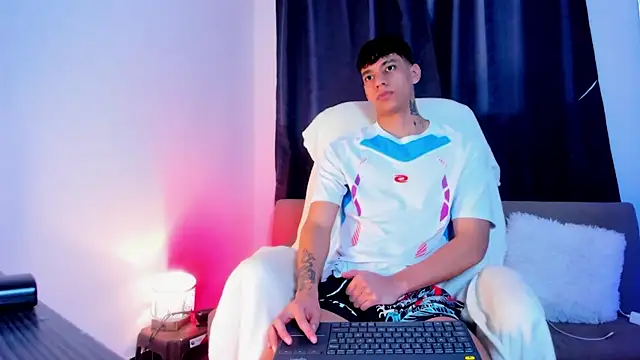 Josep Davies online show from February 2025 11:11:01 PM