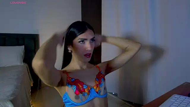 Snapshot of AlanaSofiia chatting on July 2026 04:02:01 PM AlanaSofiia online show from July 2026 04:02:01 PM