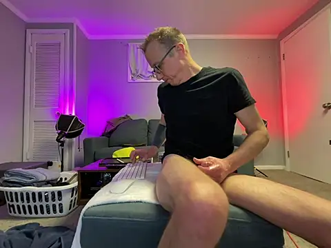 mouser21212 online show from February 2025 12:11:01 AM