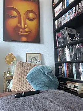 Snapshot of Luccreccia_ chatting on October 2025 08:26:02 AM Luccreccia online show from October 2025 08:26:02 AM