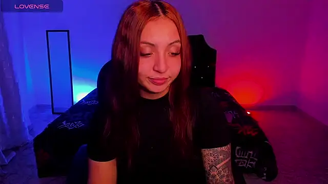 Snapshot of KetziaDoll chatting on September 2025 12:01:02 AM KetziaDoll online show from September 2025 12:01:02 AM