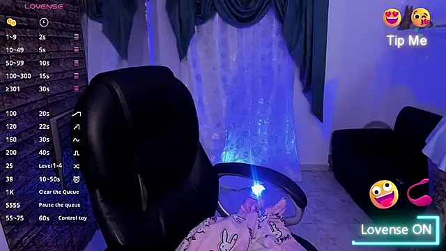 Snapshot of KetziaDoll chatting on September 2025 12:48:02 AM KetziaDoll online show from September 2025 12:48:02 AM