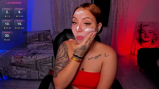 Snapshot of KetziaDoll chatting on October 2025 03:59:01 AM KetziaDoll online show from October 2025 03:59:01 AM