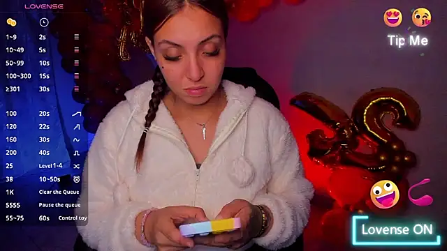 Snapshot of KetziaDoll chatting on November 2025 01:37:01 AM KetziaDoll online show from November 2025 01:37:01 AM